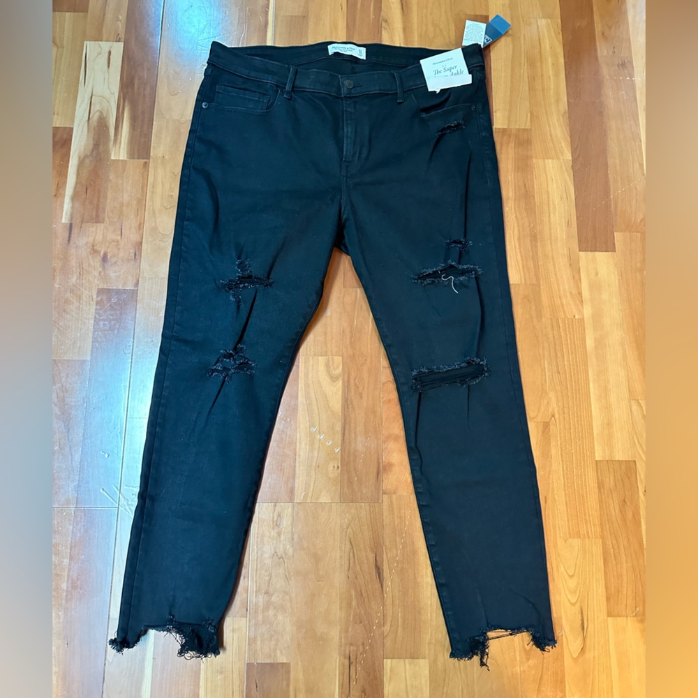 NWT. Abercrombie Black Jeans.